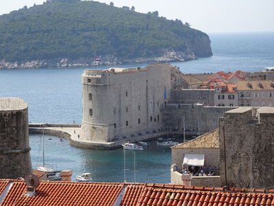 bay and old wall in dubrovnik
