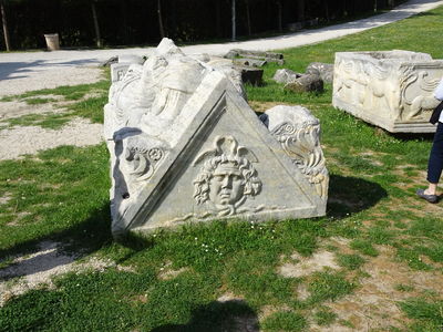 tomb detail at salona
