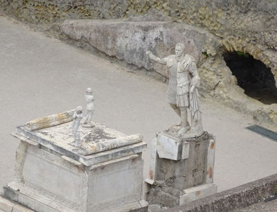 recovered statuary at herculaneum
