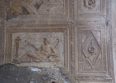 wall decoration at herculaneum

