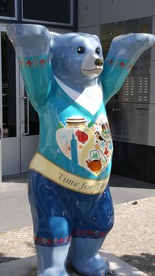 a berlin bear...  friendly envoy of berlin or half remembered nightmare demon that chases me through the halls of sleep?
